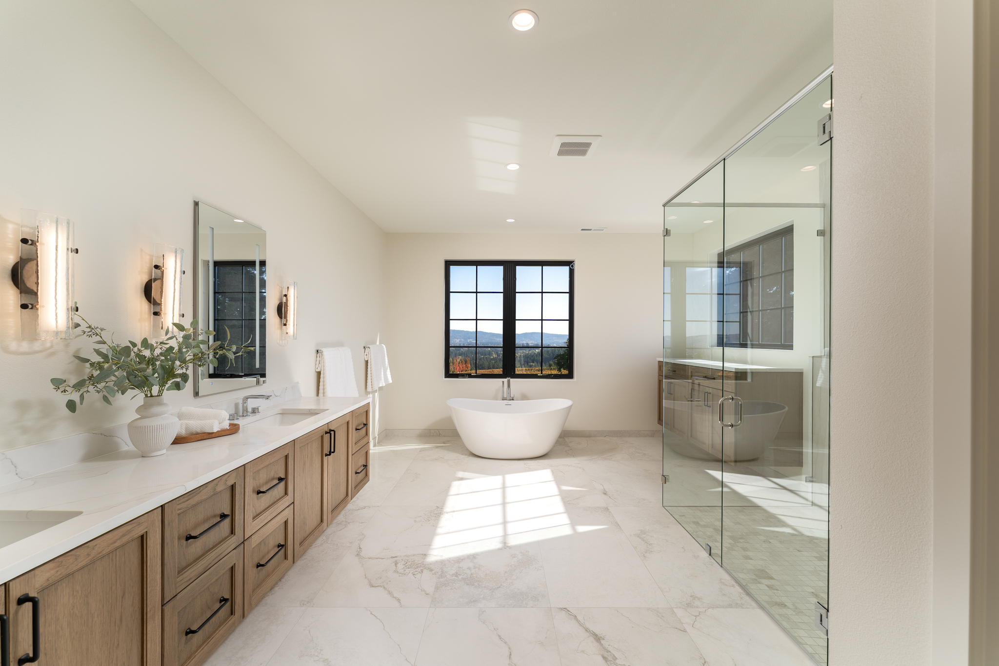 LUXURY VINEYARD ESTATE IN THE HEART OF DUNDEE HILLS AVA